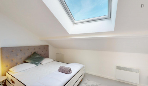 Smart double bedroom near the Square Vertais