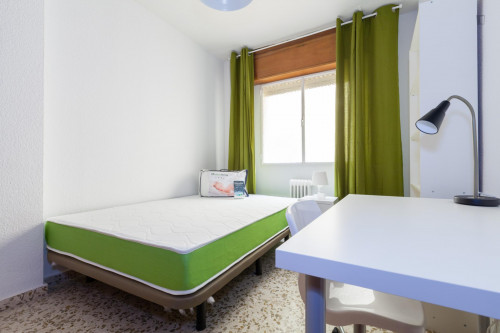 Sunny single bedroom in a flat, close to Universidad de Granada - Campus Fuentenueva - Gallery - 2