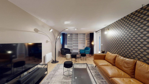 Bright double bedroom close to Porte de Pantin metro station
