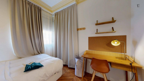 Bright double bedroom close to Porte de Pantin metro station