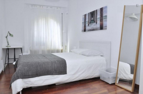 Double bedroom in 8-bedroom apartment  - Gallery -  5