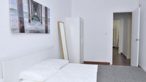 Double bedroom in 8-bedroom apartment