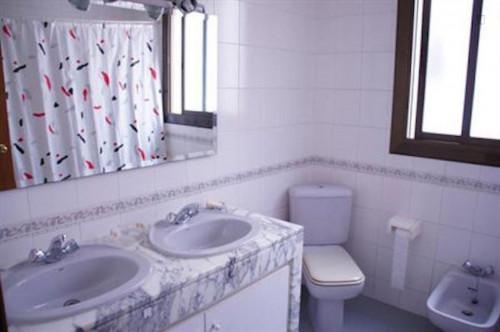 Practical single bedroom in a 3-bedroom flat, near the Maragall metro station - Gallery - 6