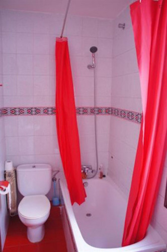 Practical single bedroom in a 3-bedroom flat, near the Maragall metro station - Gallery - 10