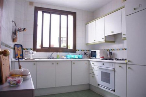 Practical single bedroom in a 3-bedroom flat, near the Maragall metro station  - Gallery -  5