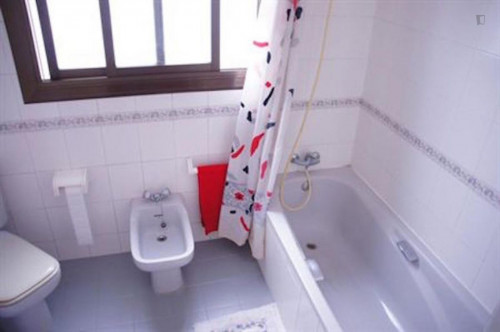Practical single bedroom in a 3-bedroom flat, near the Maragall metro station - Gallery - 8