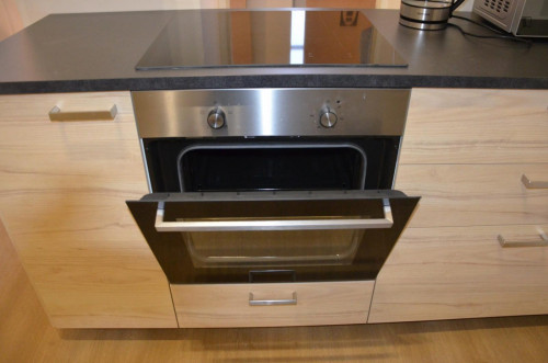 Bright single bedroom in a 5-bedroom apartment close to New Town