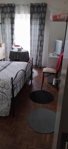 Great double bedroom close to Leiria train station