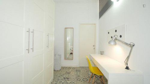 Cool double bedroom near Diagonal metro station - Gallery - 28