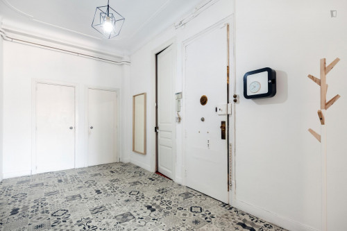 Cool double bedroom near Diagonal metro station - Gallery - 15