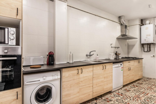 Cool double bedroom near Diagonal metro station - Gallery - 26