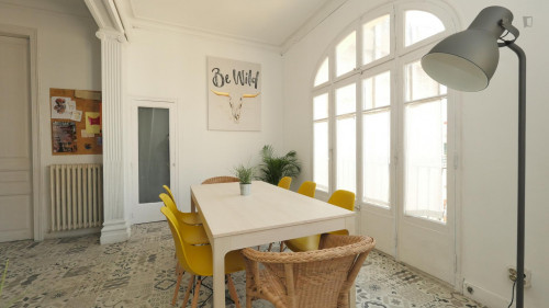 Cool double bedroom near Diagonal metro station - Gallery - 8