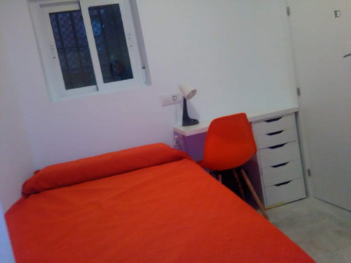 Cozy room in coliving space in Murcia