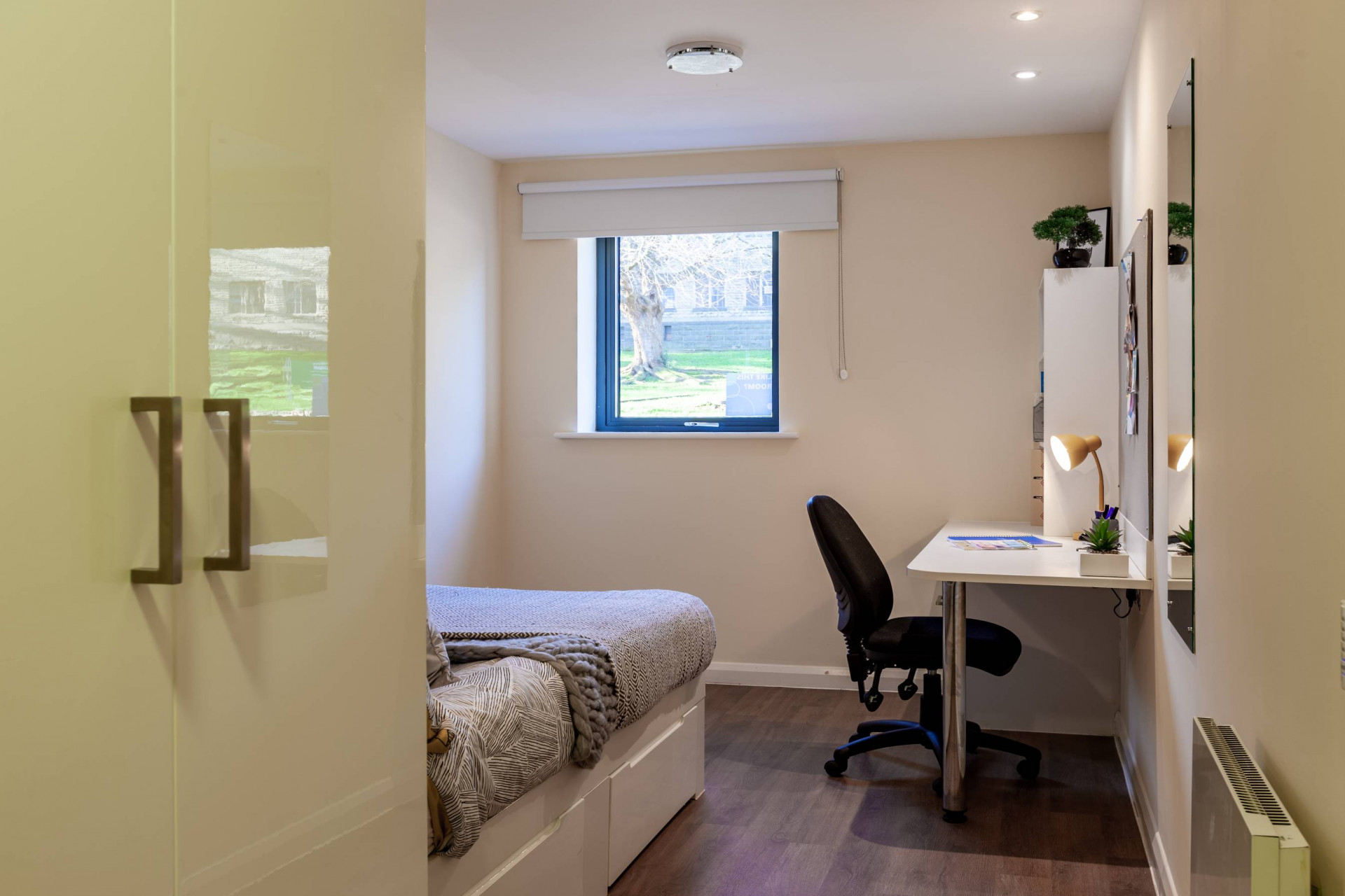 Silver En-Suite - Llys Y Deon - Gallery - 24