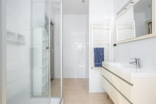 Tasteful double bedroom near the El Clot-Aragó train station
