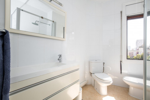 Tasteful double bedroom near the El Clot-Aragó train station