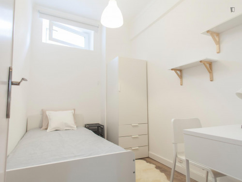 Very cosy single bedroom in Lumiar