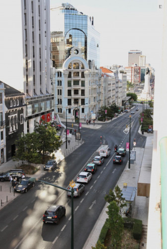 Sunny 3-Bedroom Apartment in the Heart of Lisbon