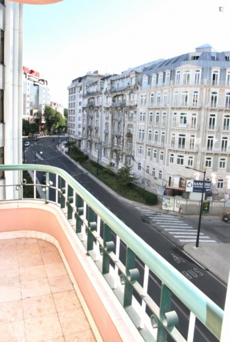 Sunny 3-Bedroom Apartment in the Heart of Lisbon  - Gallery -  5