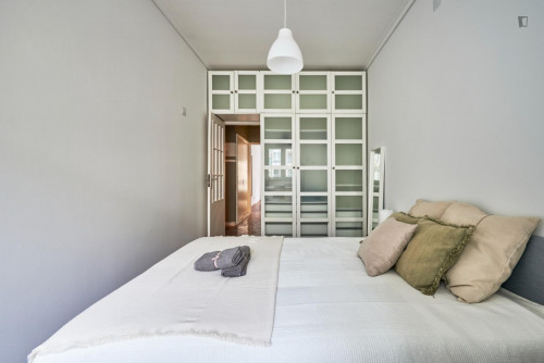 Bright double bedroom very close to Saldanha metro station - Gallery - 6