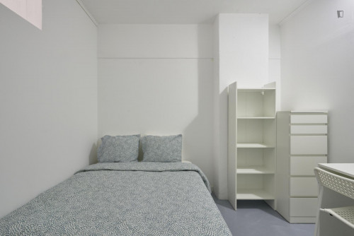 Nice double bedroom close to Alvalade metro station