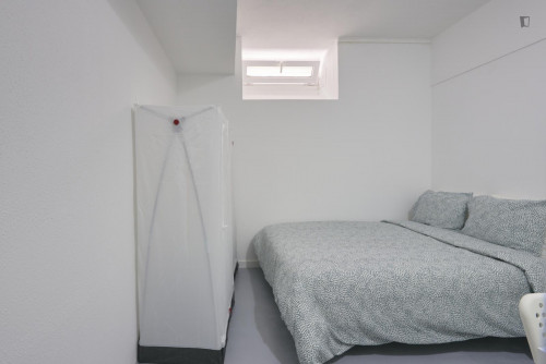 Nice double bedroom close to Alvalade metro station