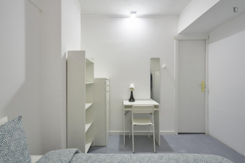 Nice double bedroom close to Alvalade metro station - Gallery - 6