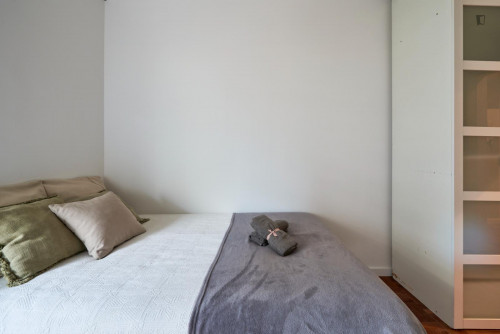 Lovely double bedroom close to Saldanha metro station - Gallery - 9