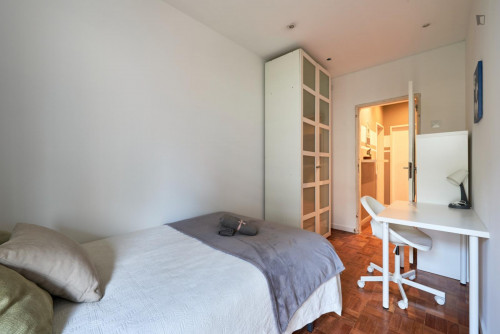 Lovely double bedroom close to Saldanha metro station - Gallery - 7