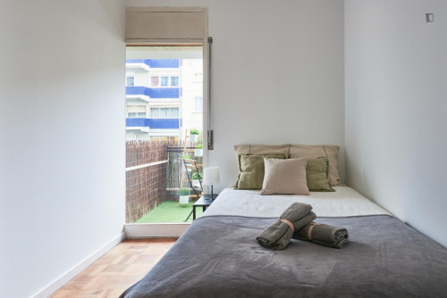 Lovely double bedroom close to Saldanha metro station