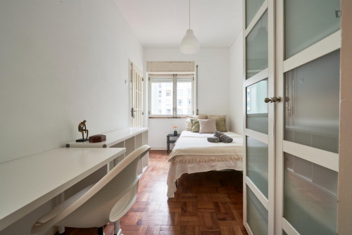 Comfy double ensuite bedroom close to Saldanha metro station  - Gallery -  5