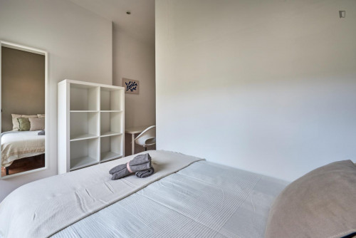 Attractive double bedroom not far from São Sebastião metro station - Gallery - 8