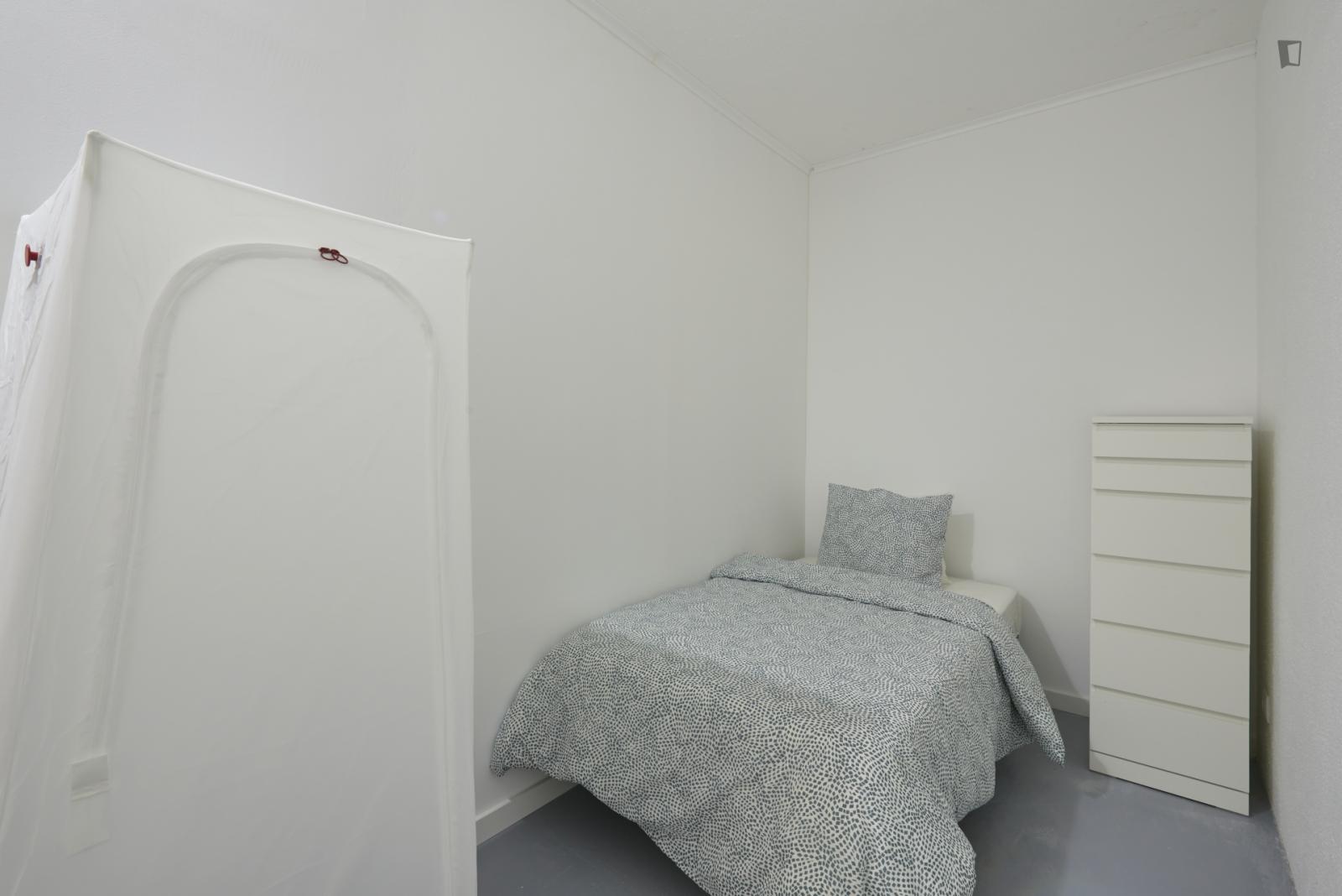  Cosy Single Bedroom Not Far From Roma Metro Station  -  Cosy single bedroom not far from Roma metro station  - Gallery -  1