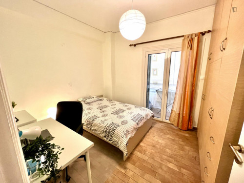 Neat double bedroom in Neapoli