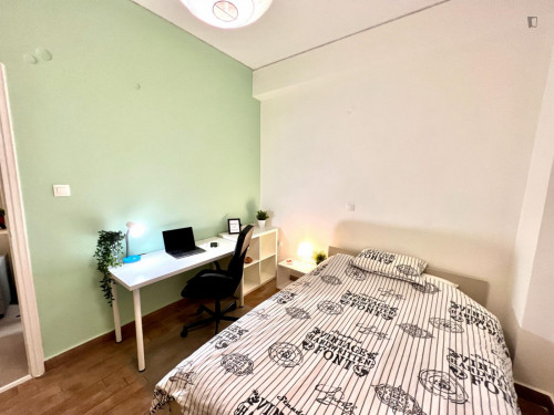 Neat double bedroom in Neapoli