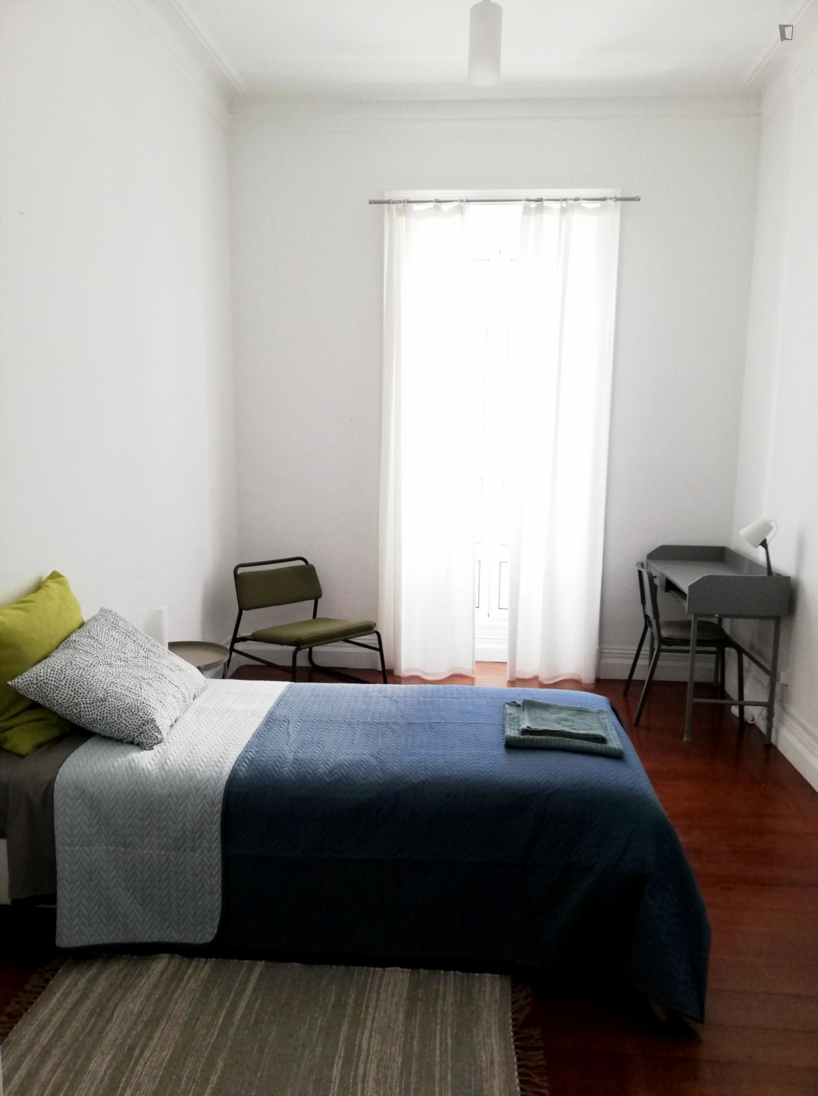 Very Cosy Single Bedroom In Ponta Delgada - Very cosy single bedroom in Ponta Delgada - Gallery - 1