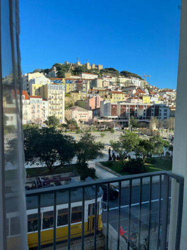 Beautiful double bedroom with view São Jorge Castle