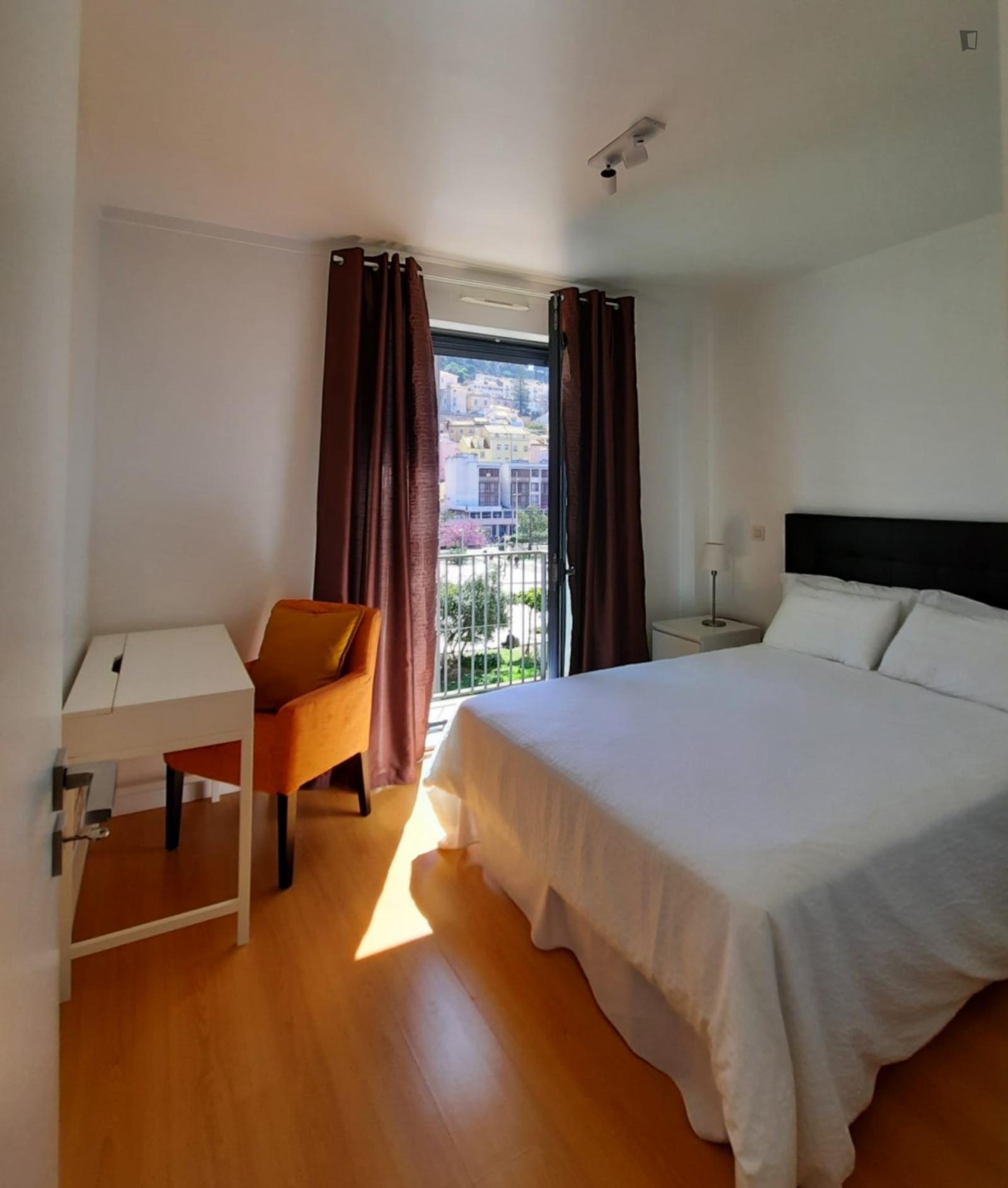 Beautiful Double Bedroom With View São Jorge Castle - Beautiful double bedroom with view São Jorge Castle - Gallery - 1