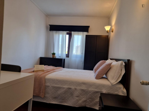 Sunny and spacious 4-bedroom apartment in Montes Claros