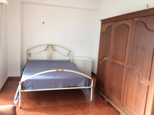 Single Bedroom in a 4-bedroom apartment