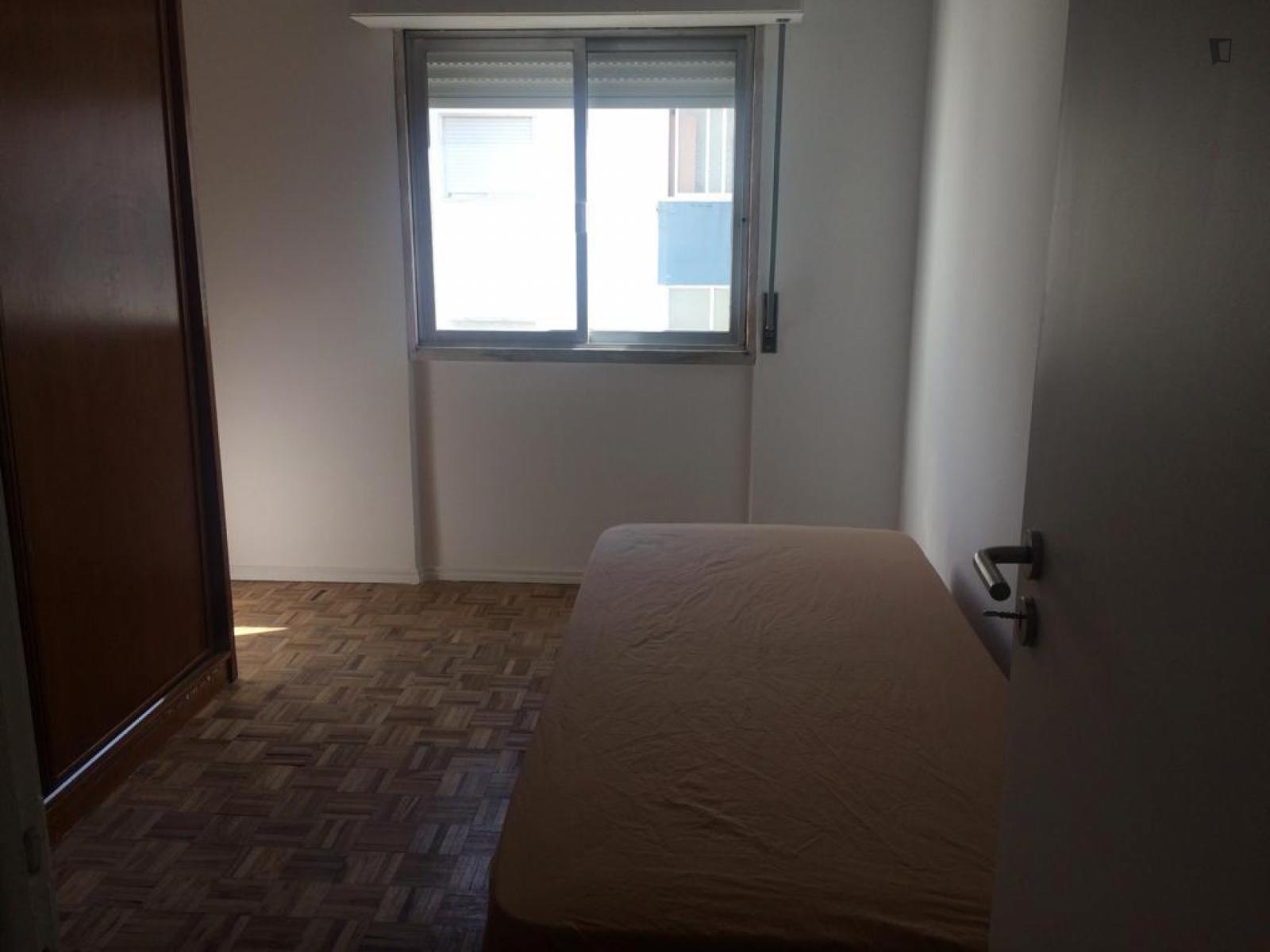 Single Bedroom In A 4-Bedroom Apartment - 1