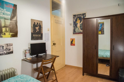 Comfy double bedroom near the Intendente metro - Gallery - 21