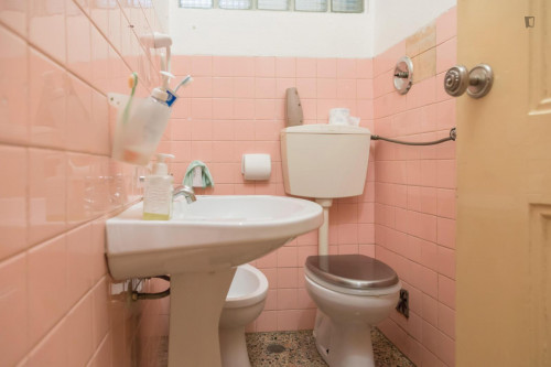 Comfy double bedroom near the Intendente metro with no kitchen available  - Gallery -  5