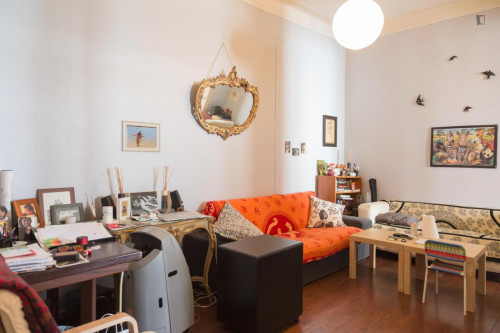 Comfy double bedroom near the Intendente metro