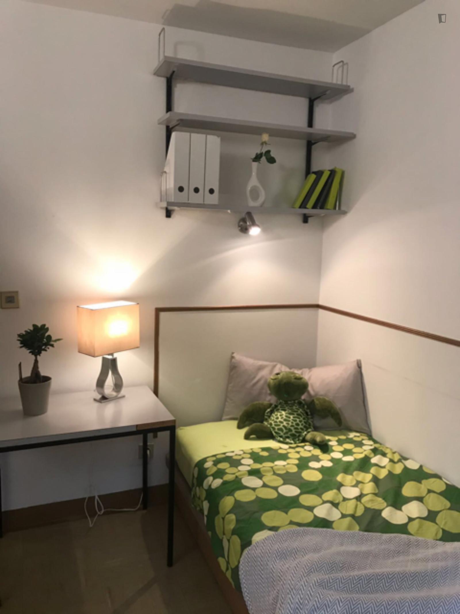 Comfy Single Bedroom Close To The Pötzleinsdorfer Schlosspark - 1