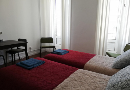 Twin bedroom in 5-bedroom house