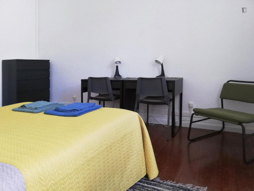 Double bedroom in 5-bedroom house