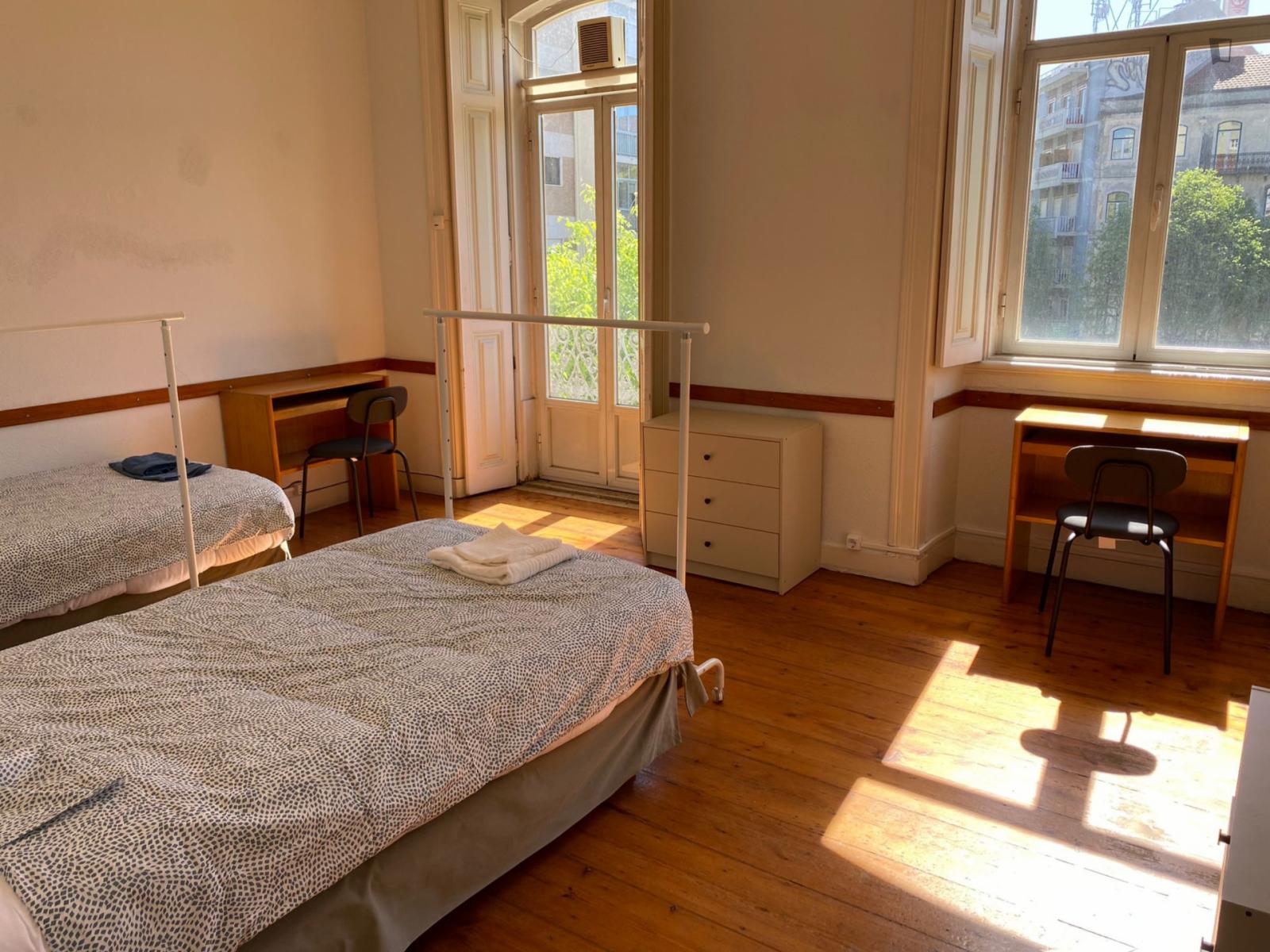 Welcoming Twin Bedroom In Arroios -1 - Welcoming twin bedroom in Arroios -1 - Gallery - 1