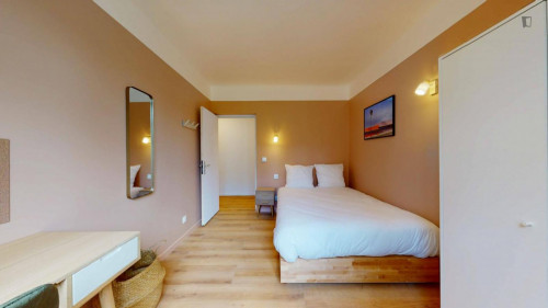 Cosy double bedroom close to Parc de la Maison Blanche