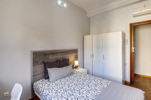 Student-friendly double bedroom near La Seu de València  - Gallery -  3